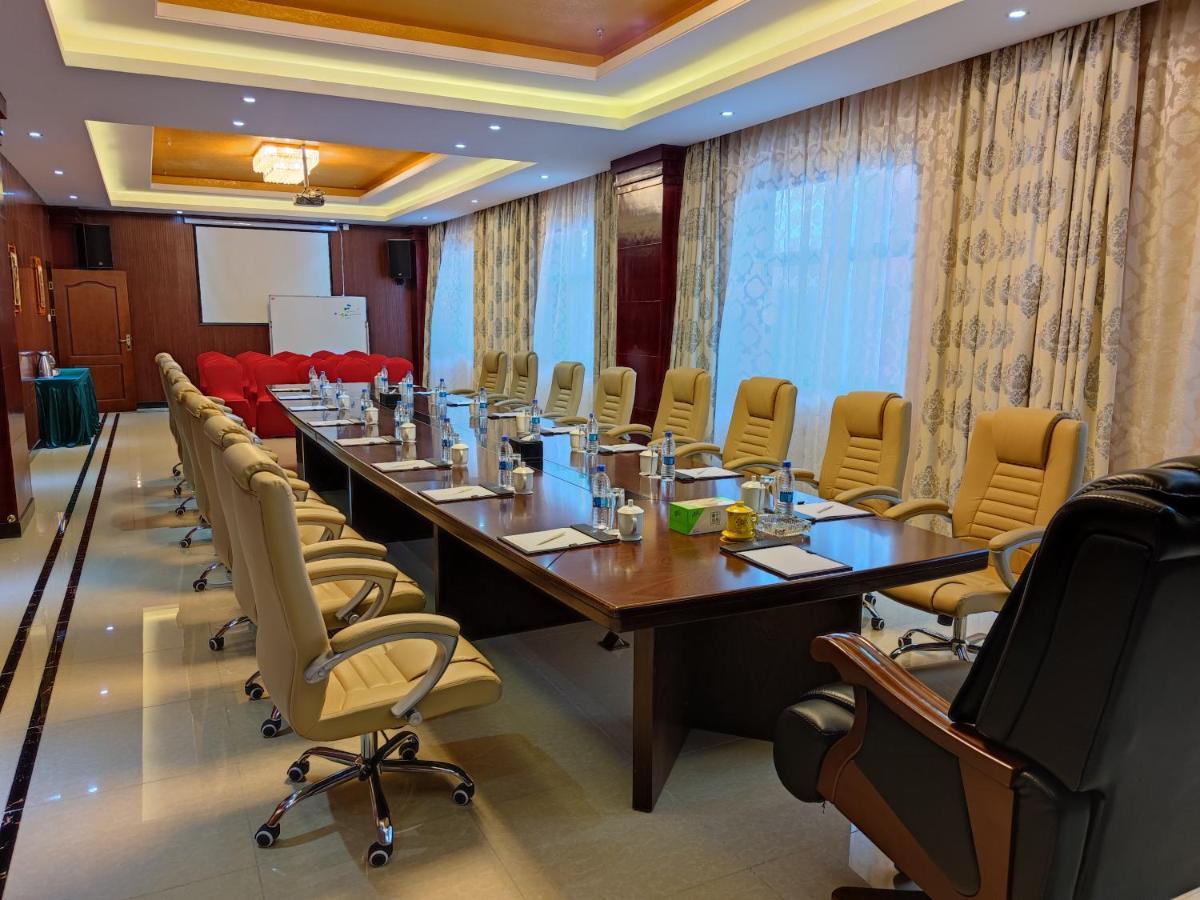 Golden Peacock Hotel Blantyre Dış mekan fotoğraf