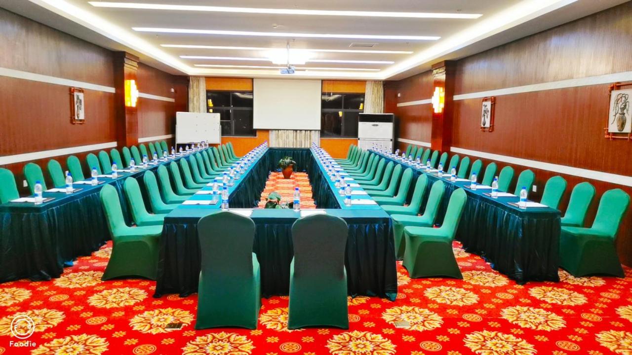 Golden Peacock Hotel Blantyre Dış mekan fotoğraf